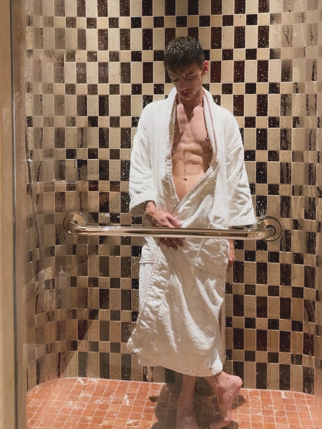 Editorial shower portrait
